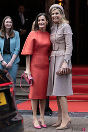 PANTONE FUCSIA CADENA NUDO