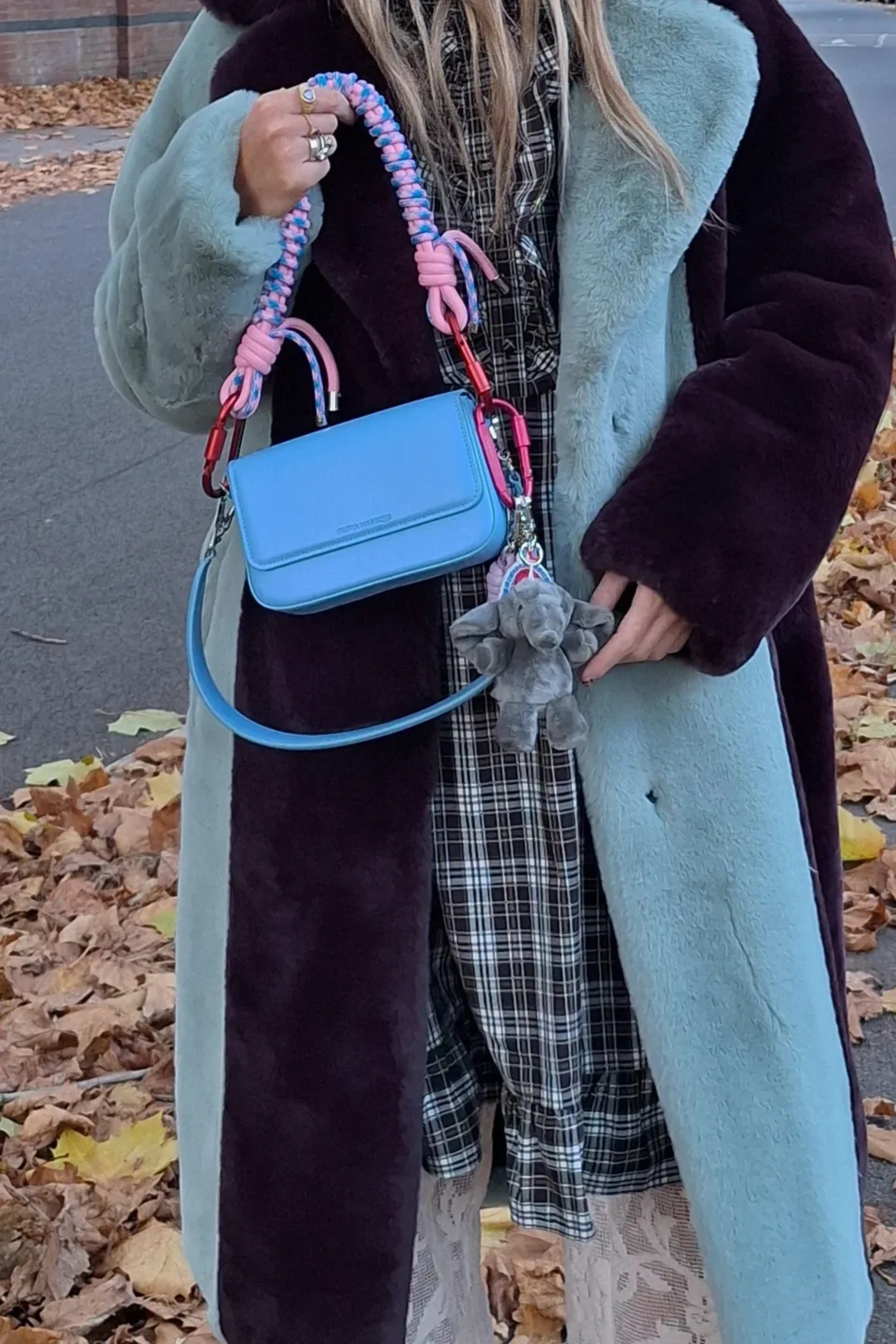 EXCLUSIVE BF PANTONE LIGHT BLUE