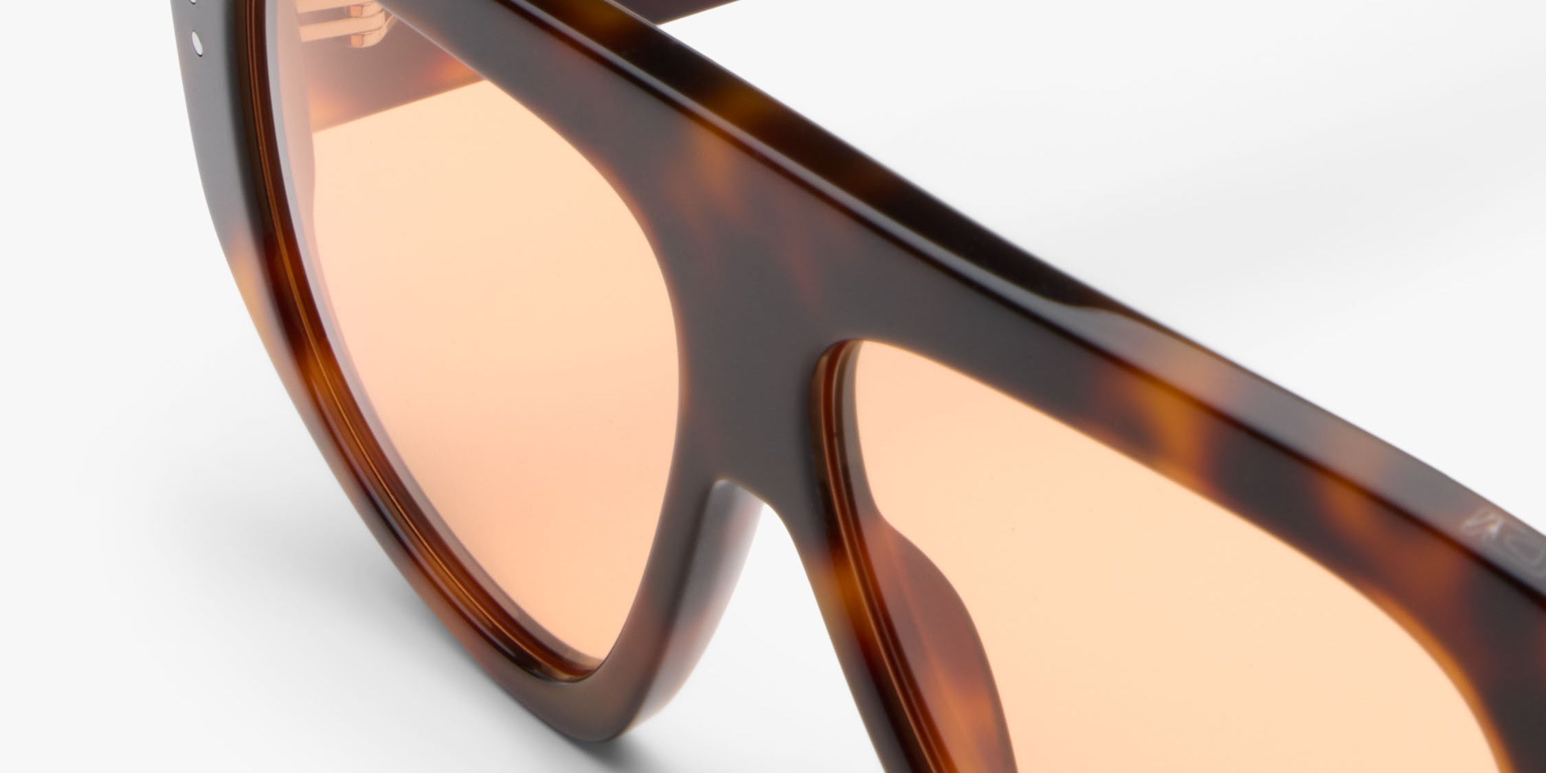 Olma-sol-dark-turtle-apricot_02.jpg