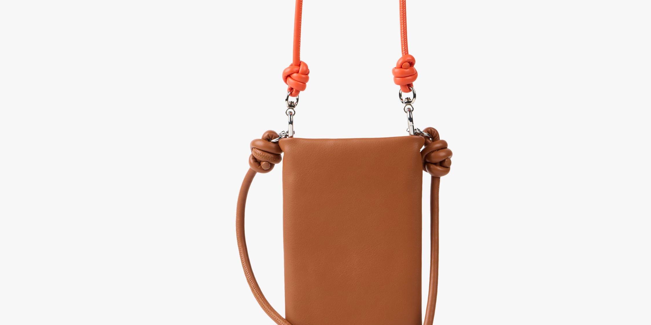 Renata-bolso-naranja_01_d6bb9b14-6ea4-4deb-88b8-4d9a7560b3a9.jpg